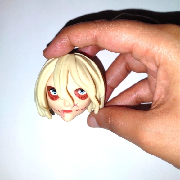 Attack On Titan | Female Titan Head Collectible Piece - Picture 1 of 4